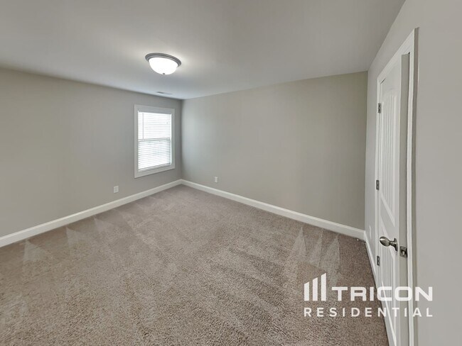 Building Photo - 5109 Cloverhill Dr