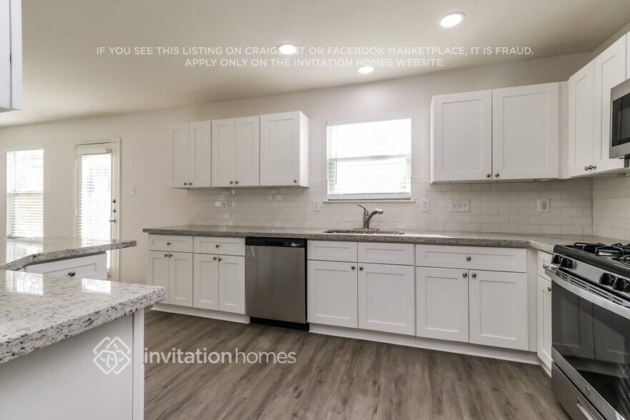 Building Photo - 20735 Desert Shadows Ln