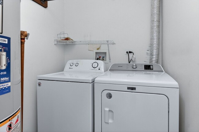 Building Photo - 644 Lincoln Station Dr