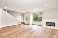 Building Photo - 28026 Ridgecove Ct N