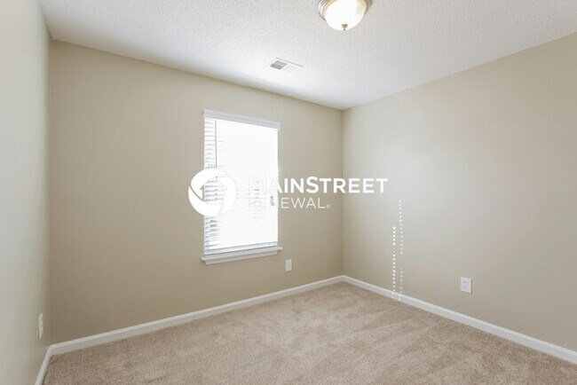 Building Photo - 4 Bedroom Pet-Friendly Home in Powder Springs, GA with Main Street Renewal