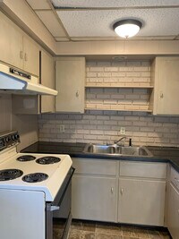 Building Photo - 10 Adams St