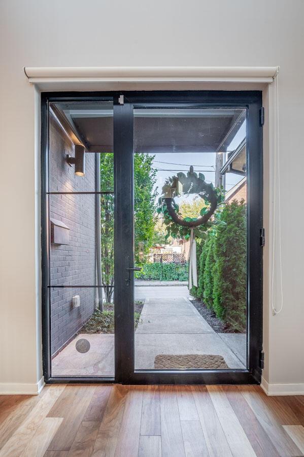 Building Photo - 598 Lathrop St