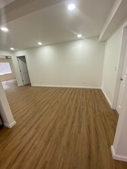 Building Photo - 1102 Maple Creek Rdg