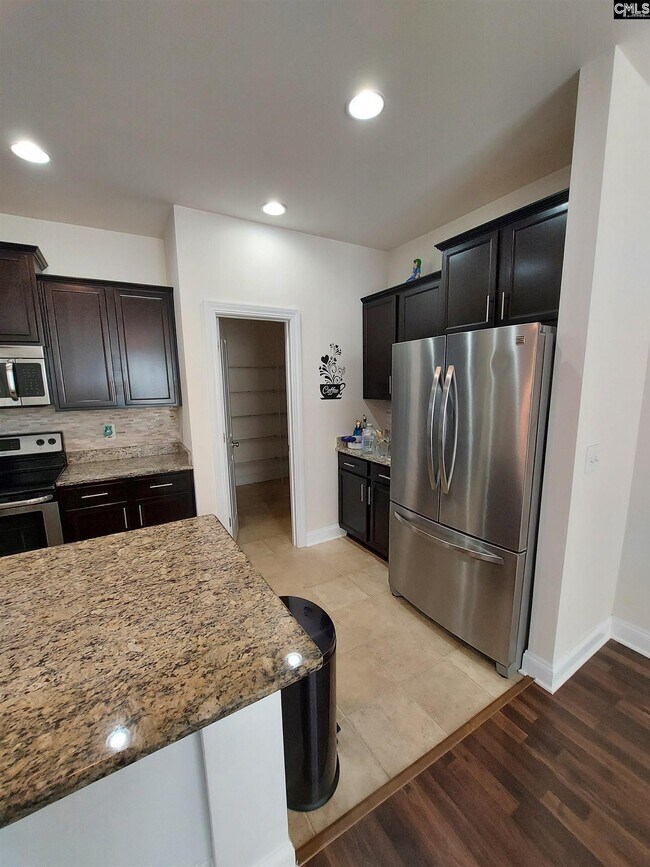 Building Photo - 203 Eagle Park Dr