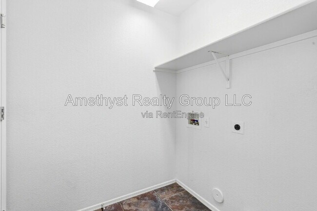 Building Photo - 6691 S 4 Peaks Pl