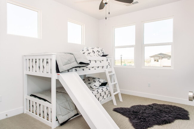 Building Photo - 2643 E Gray Birch Dr