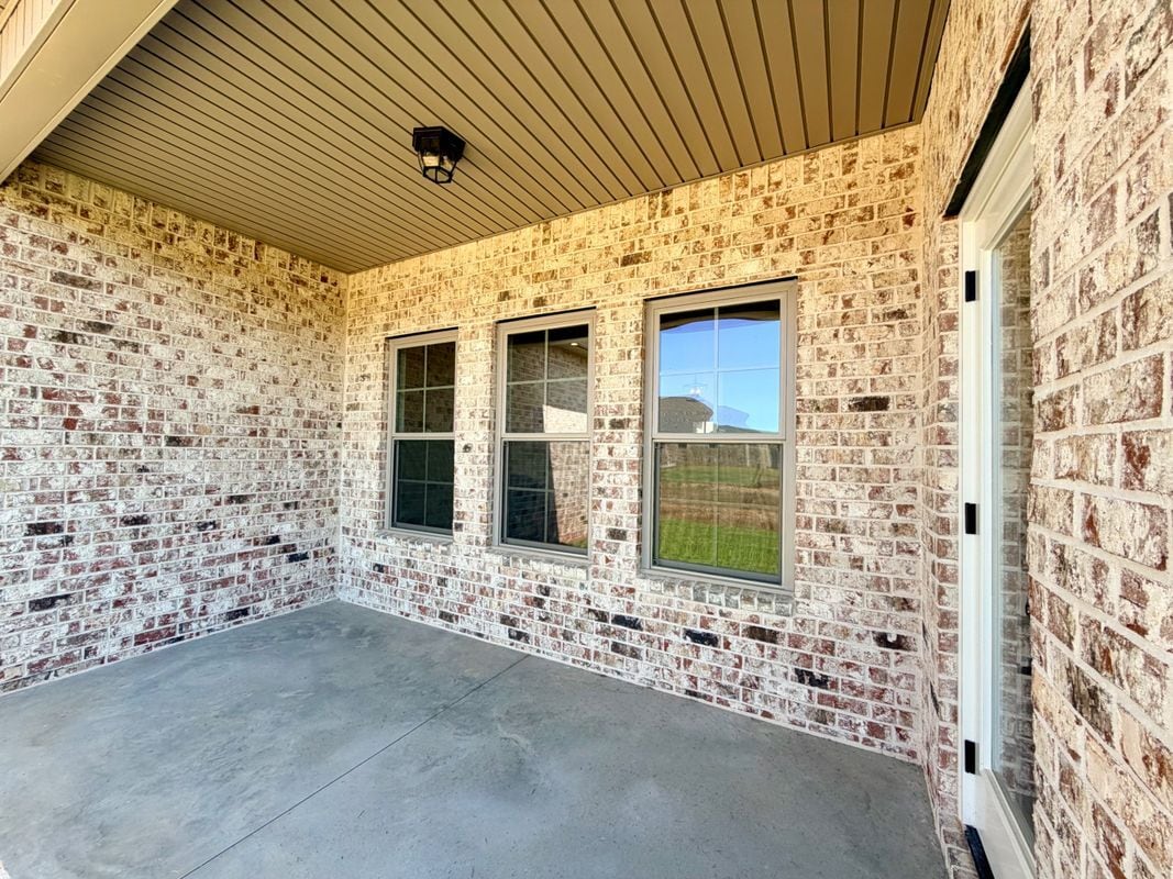 Building Photo - 527 Bristleleaf Path