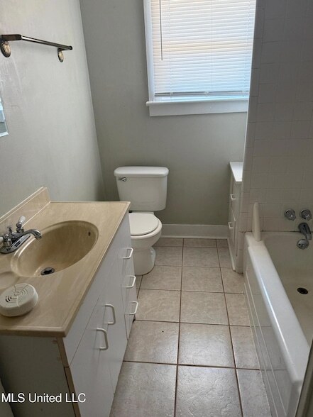 Building Photo - 3518 Southward Dr