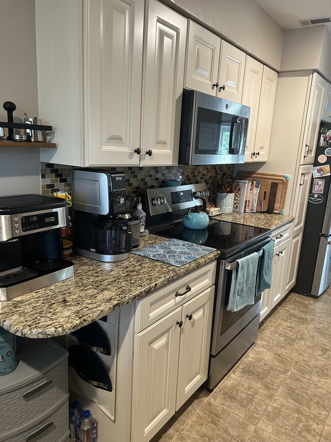 Building Photo - 239 Crown Prince Dr