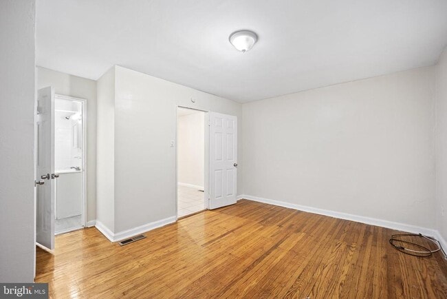 Building Photo - 5324 N Marvine St