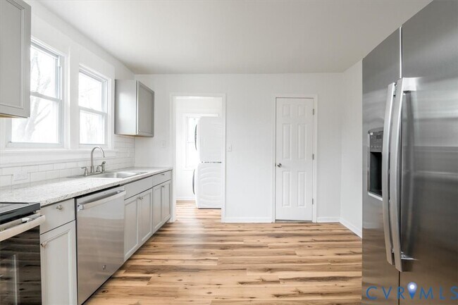 Building Photo - 2726 Alexander Ave