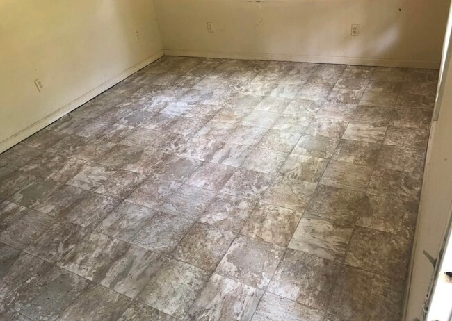 Building Photo - 4910 Sunnybrook Dr