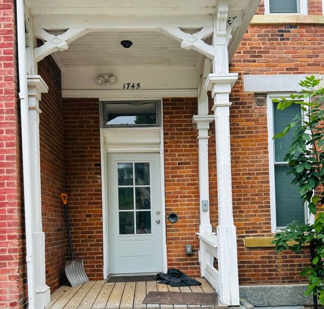 Building Photo - 1745 Madison St