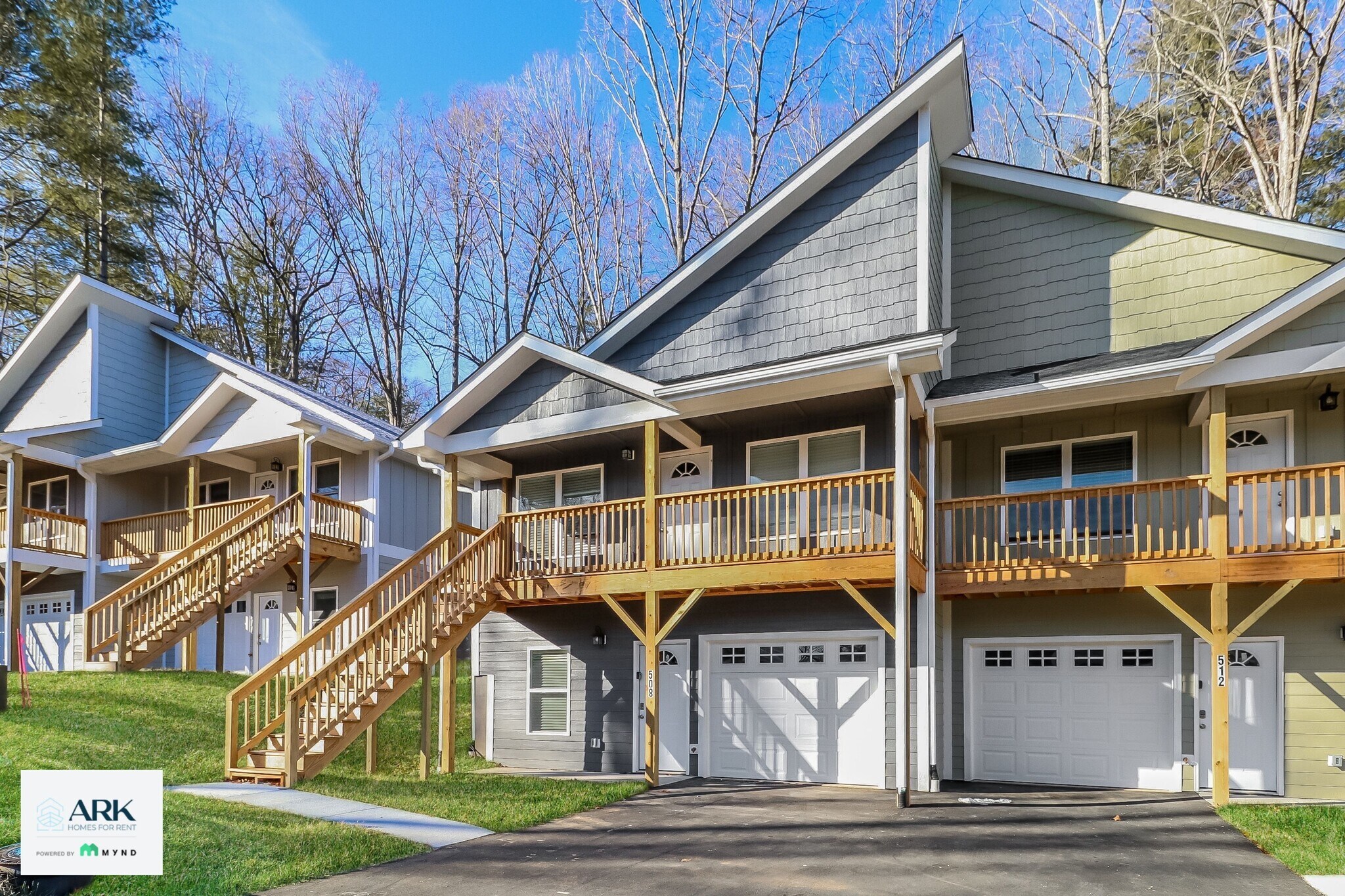 Building Photo - 440 Little Sycamore Ln