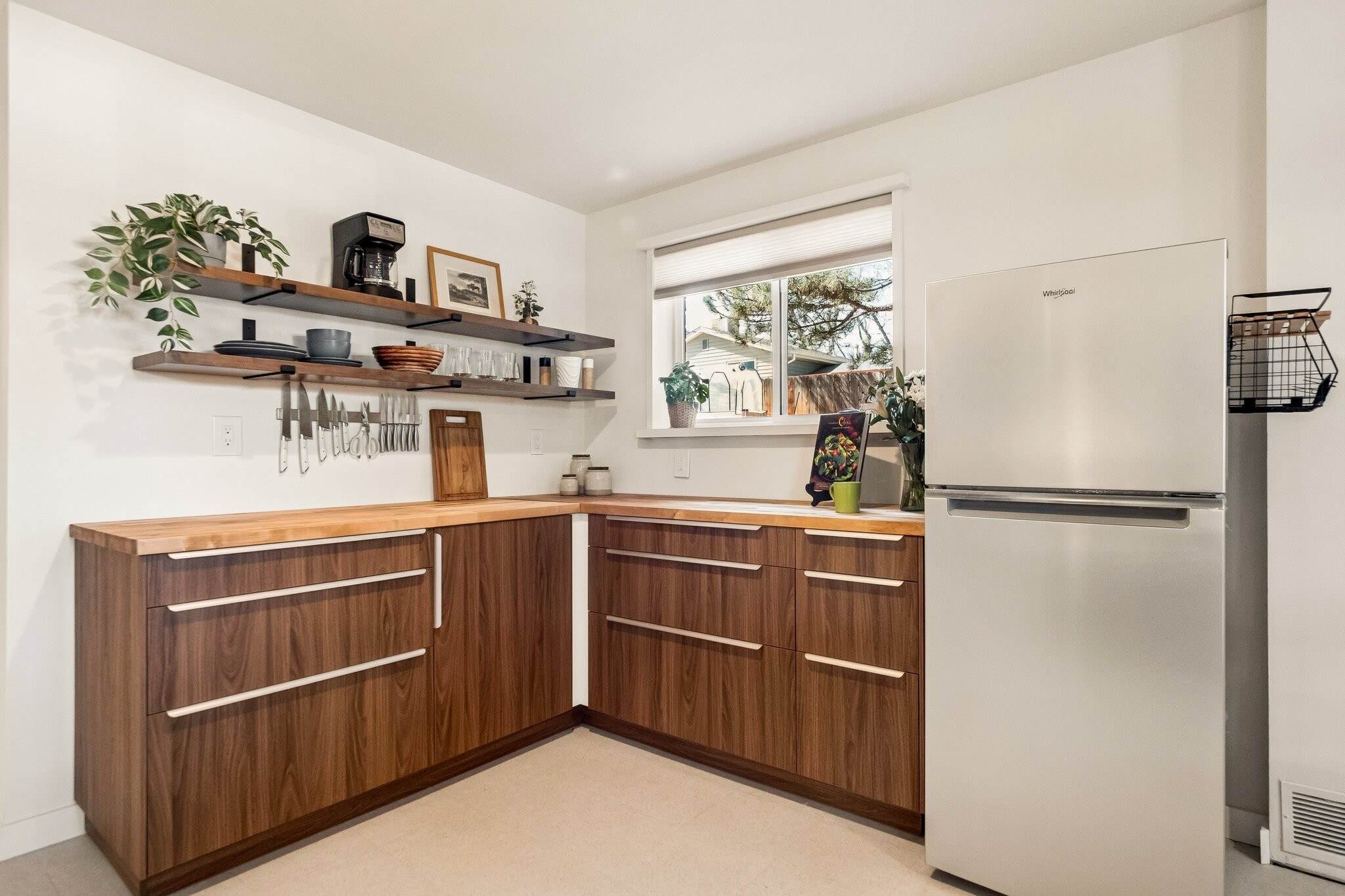 Building Photo - 6123 S Madison Dr