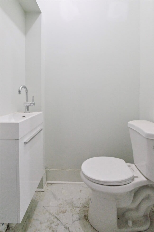 Building Photo - 3031 Page St