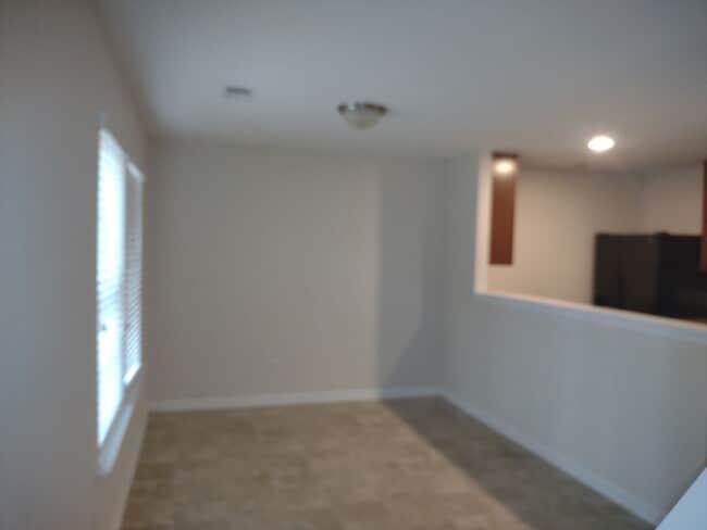 Building Photo - Super Four bedroom home in Northeast Columbia!