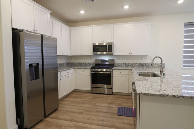 Building Photo - 6862 Ronaldinho Dr