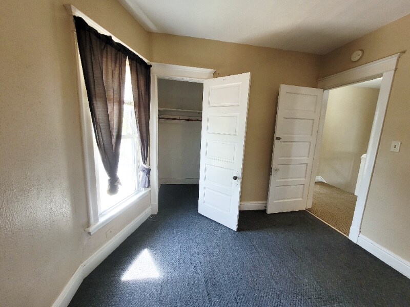 Building Photo - 600 Raub St