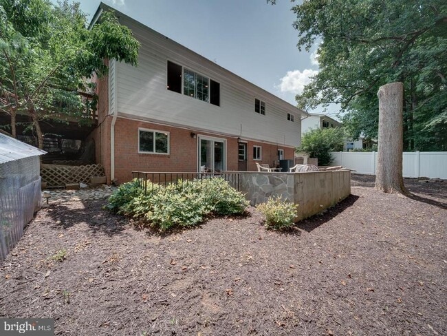 Building Photo - 8606 London Ct