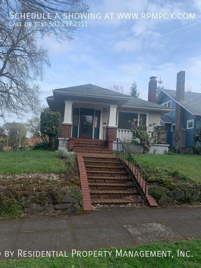 Primary Photo - 3205 NE Everett St
