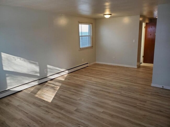 Building Photo - 151 Tyler St