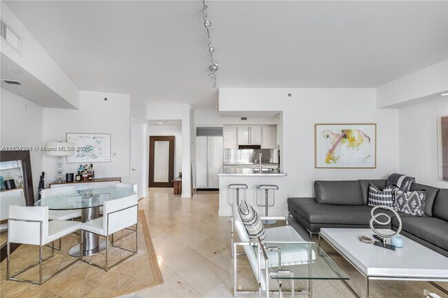 Building Photo - 1000 South Pointe Dr