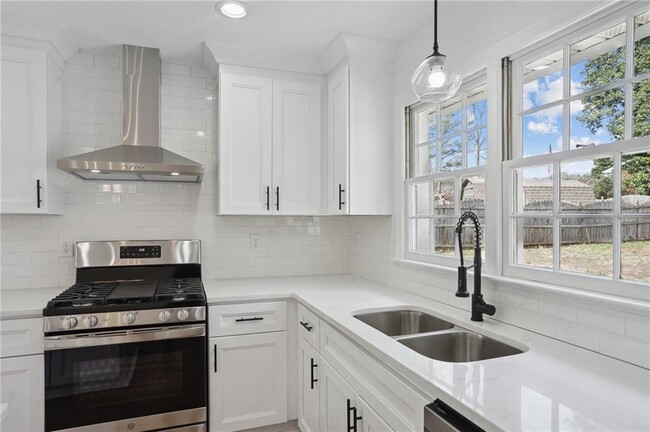 Building Photo - 262 Atwood Dr NW