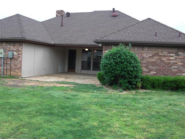 Building Photo - 2900 Sweet Briar St