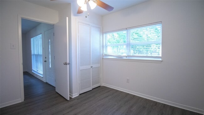Building Photo - 322 Broad Ripple Dr