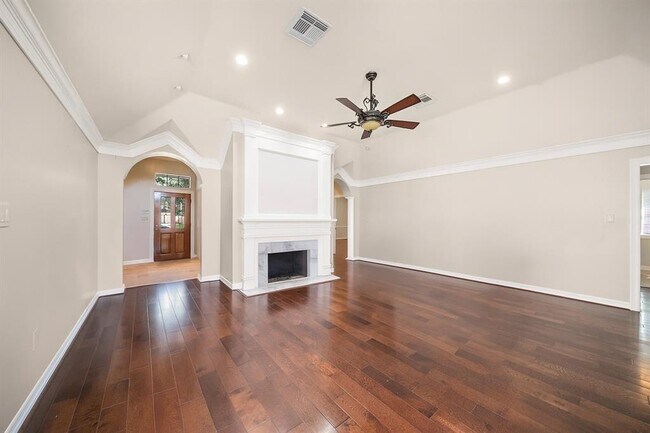 Building Photo - 4910 Canterbury Ln