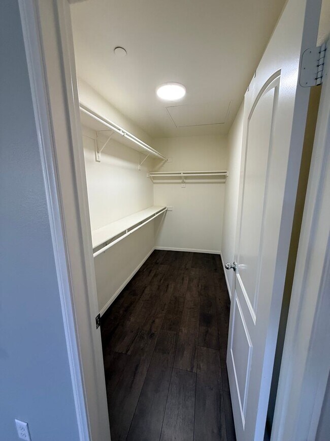 Building Photo - 37350 Paseo Tulipa