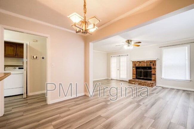Building Photo - 812 Tuition Ct