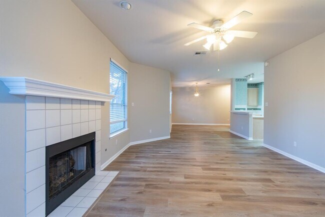 Building Photo - 8421 Cahill Dr