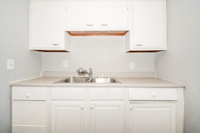 Building Photo - 3136-3138 Hassler St