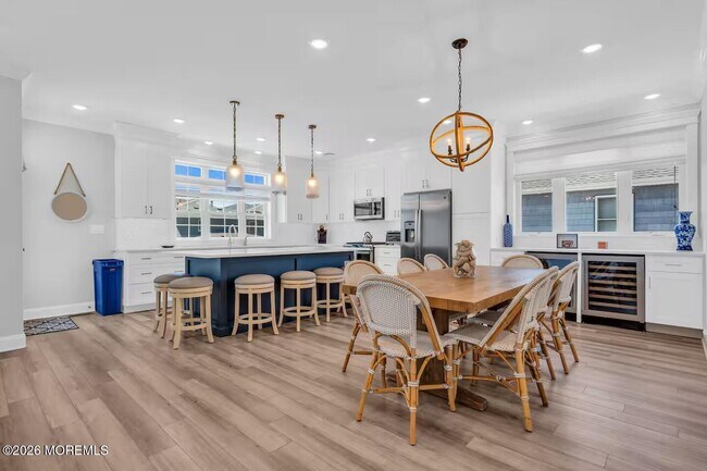 Building Photo - 13 5th Ave