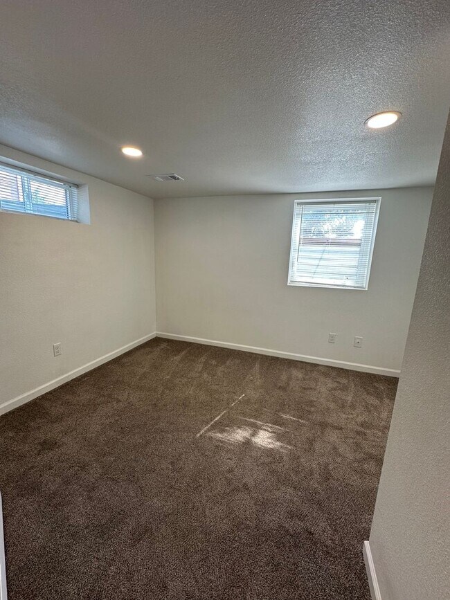 Building Photo - 2234 9th Ave