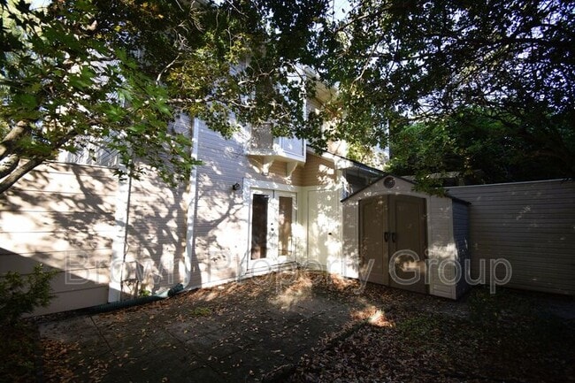 Building Photo - 741 Victorian Pl