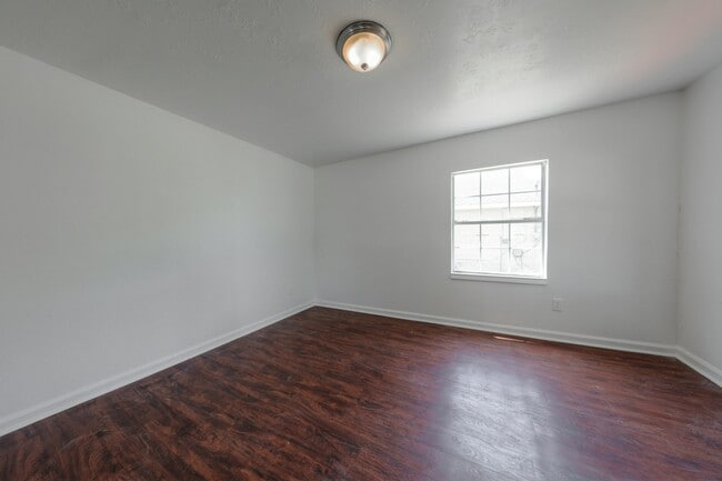 Building Photo - 2312 Carolina Ave