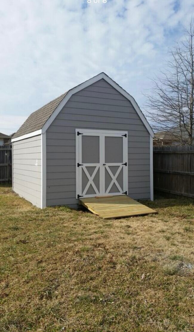 Building Photo - 1117 S Spinnaker Dr