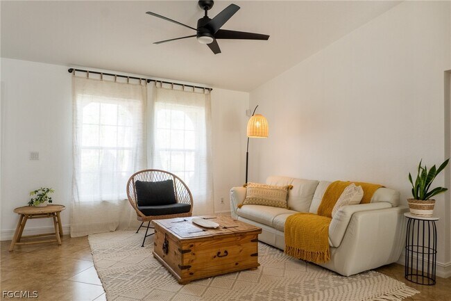 Building Photo - 2208 Viscaya Pkwy