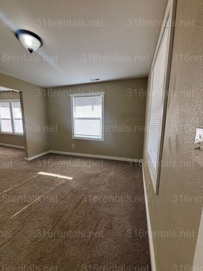 Building Photo - 512 Benton Ave