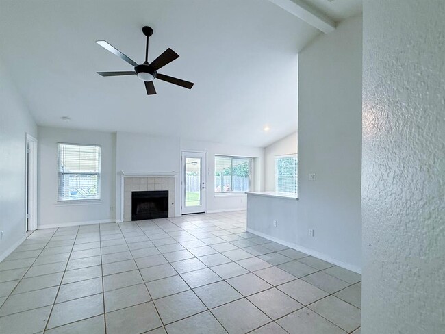 Building Photo - 1310 Lauretta Wood Dr