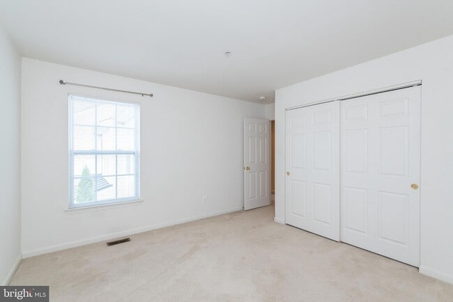 Building Photo - 415 Granville Ct