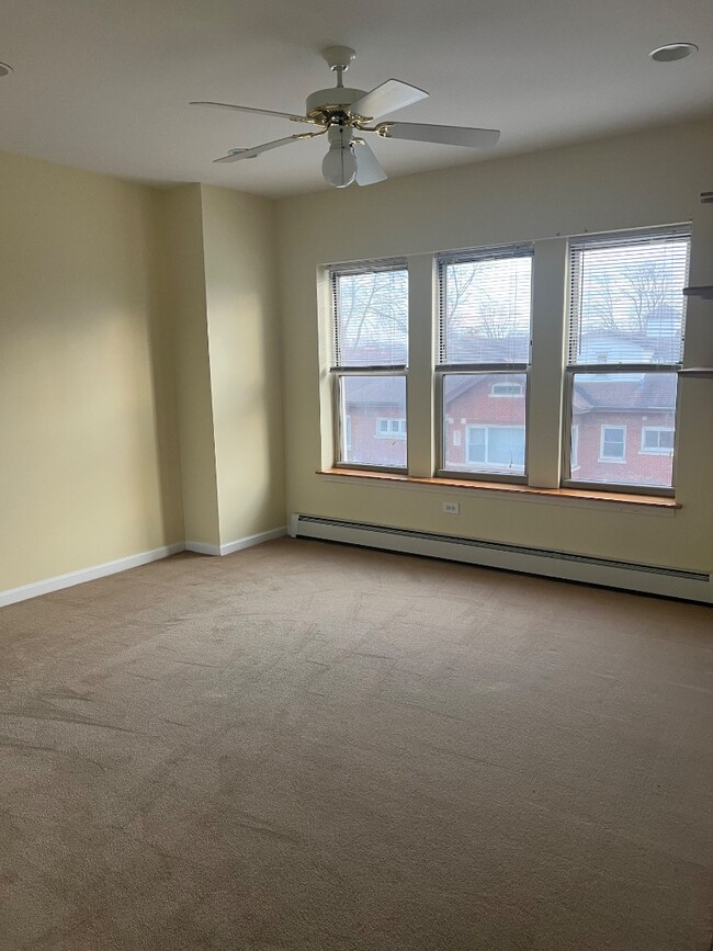 Building Photo - 8056 S Luella Ave