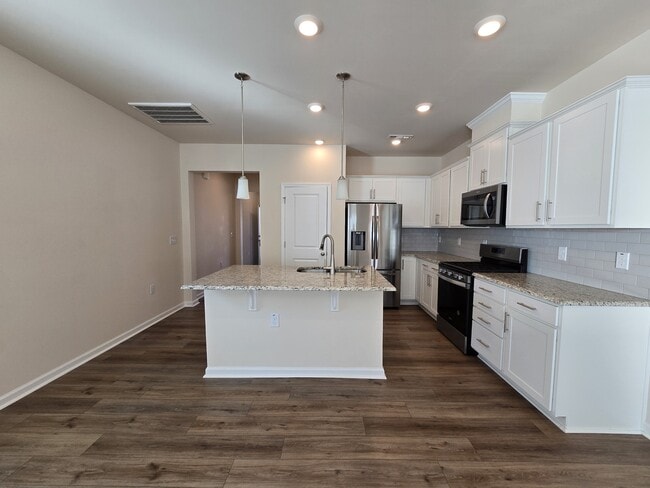 Building Photo - 865 Falls Grove Trl