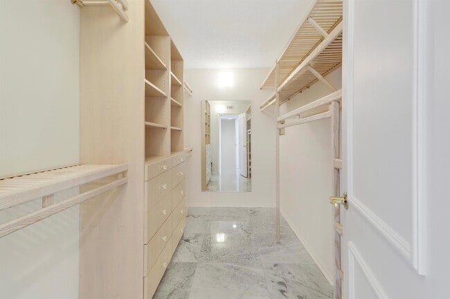 Building Photo - 5380 N Ocean Dr