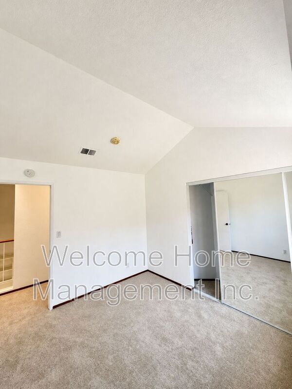 Building Photo - 34769 Comstock Common