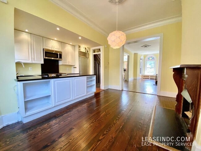 Building Photo - 1501 R St NW